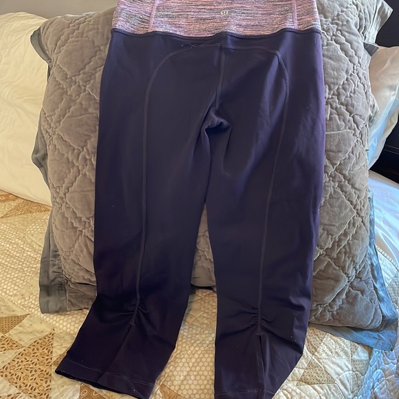 Lulu Lemon Workout pants - Picture 5 of 11